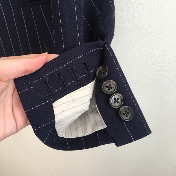 A|X Armani Exchange | Cropped Angle Front Blazer - Picture 4 of 8